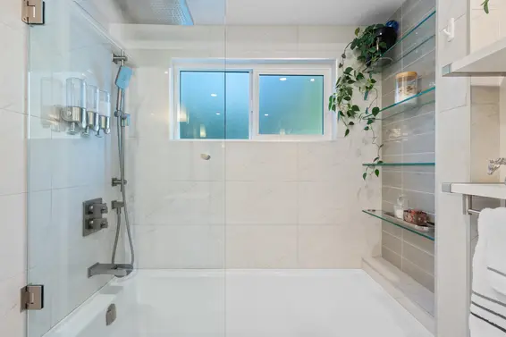906 Strathaven Drive, North Vancouver For Sale - image 18