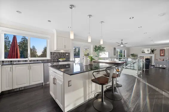 906 Strathaven Drive, North Vancouver For Sale - image 5