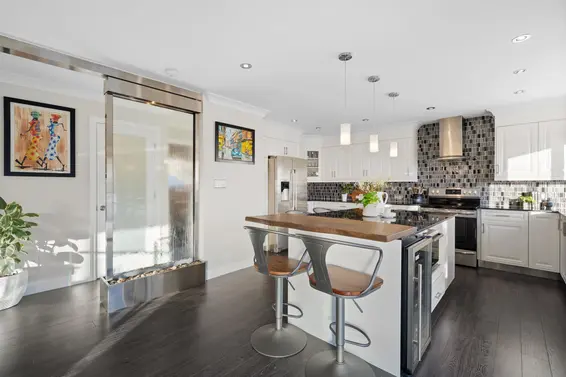 906 Strathaven Drive, North Vancouver For Sale - image 7