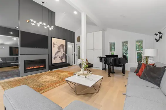 615 East Kings Road, North Vancouver For Sale - image 3