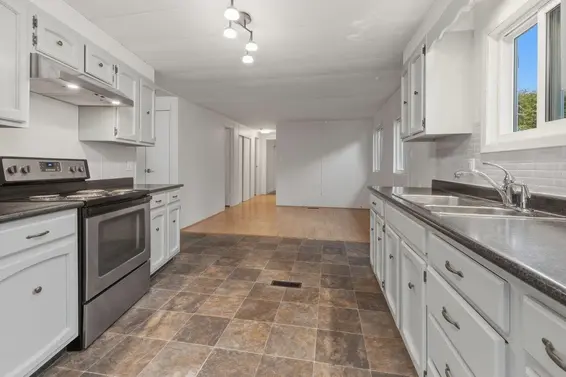 233 Tyee Drive, West Vancouver For Sale - image 15