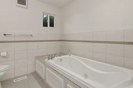 233 Tyee Drive, West Vancouver For Sale - image 26