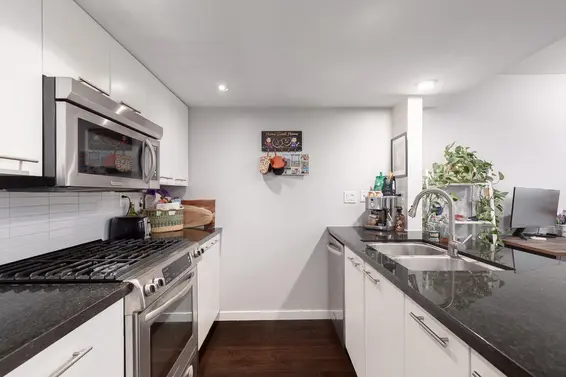 PH7 1288 Chesterfield Avenue, North Vancouver For Sale - image 3