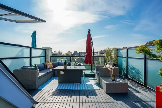 76 728 West 14th Street, North Vancouver