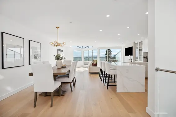 207 2433 Bellevue Avenue, West Vancouver
