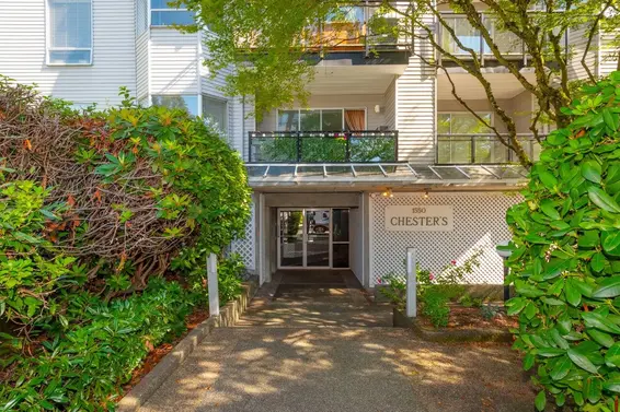 305 1550 Chesterfield Avenue, North Vancouver For Sale - image 2