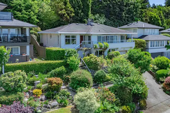 870 Leyland Street, West Vancouver For Sale - image 1