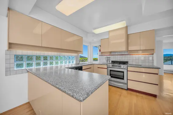870 Leyland Street, West Vancouver For Sale - image 19