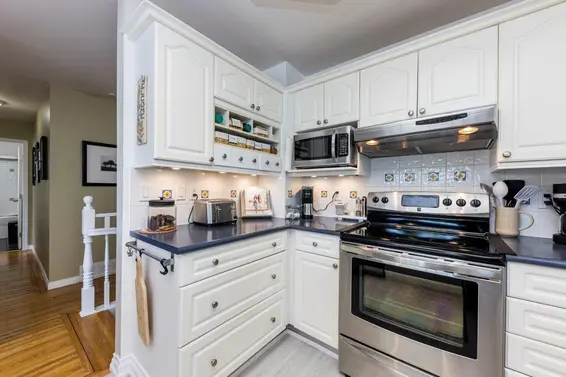 895 East 12th Street, North Vancouver For Sale - image 11