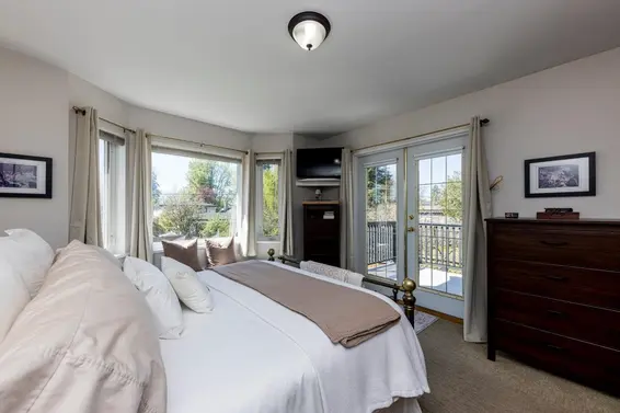 895 East 12th Street, North Vancouver For Sale - image 15