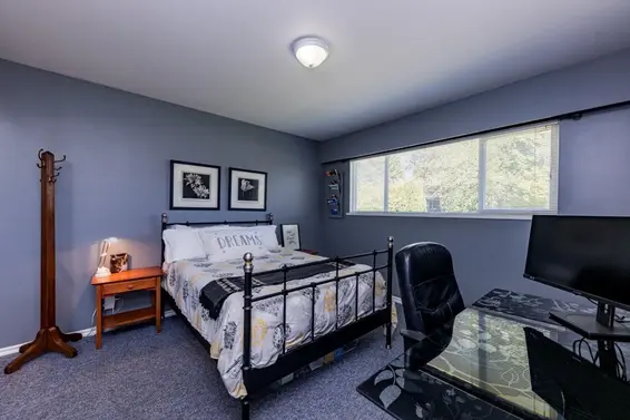 895 East 12th Street, North Vancouver For Sale - image 17