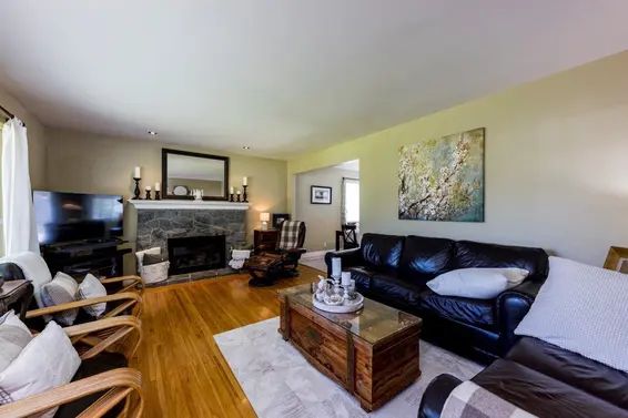 895 East 12th Street, North Vancouver For Sale - image 2