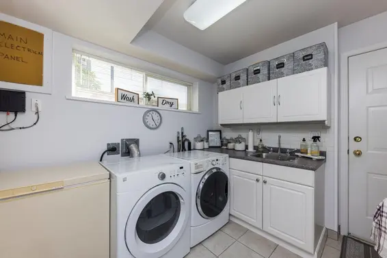 895 East 12th Street, North Vancouver For Sale - image 23