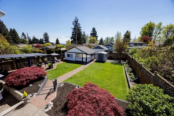 895 East 12th Street, North Vancouver For Sale - image 37