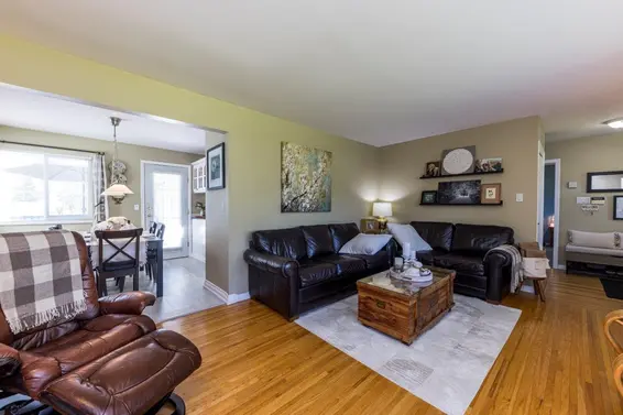 895 East 12th Street, North Vancouver For Sale - image 4