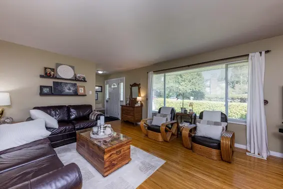 895 East 12th Street, North Vancouver For Sale - image 5