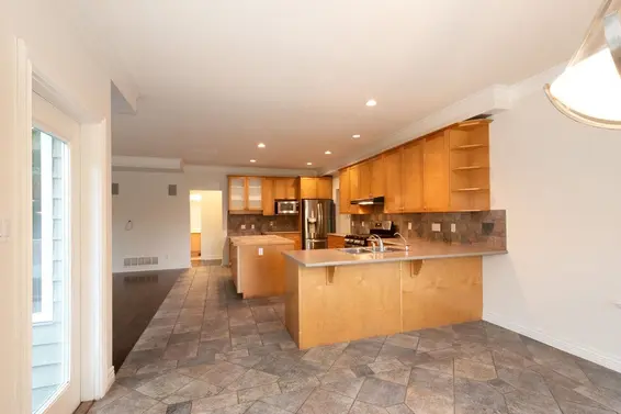 338 North Dollarton Highway, North Vancouver For Sale - image 17