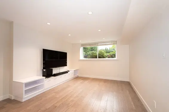 338 North Dollarton Highway, North Vancouver For Sale - image 34