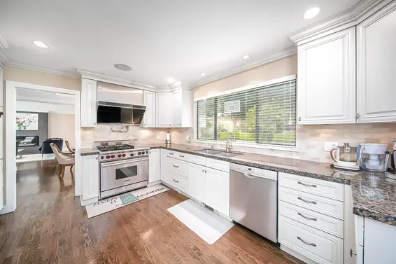 435 Inglewood Avenue, West Vancouver For Sale - image 16