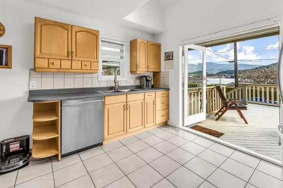 351 Beachview Drive, North Vancouver For Sale - image 9