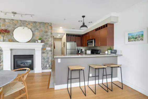 302 118 West 22nd Street, North Vancouver For Sale - image 10