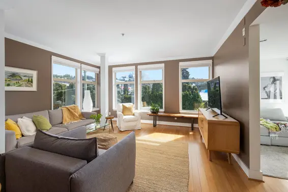 302 118 West 22nd Street, North Vancouver For Sale - image 2