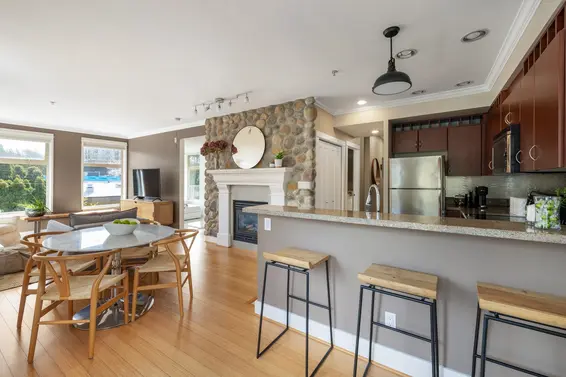 302 118 West 22nd Street, North Vancouver For Sale - image 9