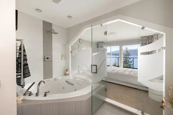 250 Kelvin Grove Way, Lions Bay For Sale - image 21