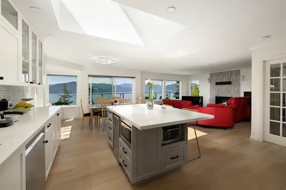 250 Kelvin Grove Way, Lions Bay For Sale - image 3