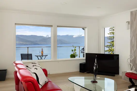 250 Kelvin Grove Way, Lions Bay For Sale - image 4