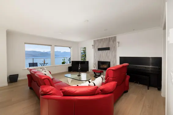 250 Kelvin Grove Way, Lions Bay For Sale - image 5