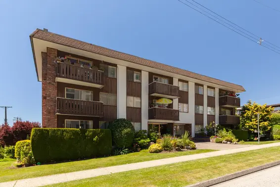 116 1345 Chesterfield Avenue, North Vancouver