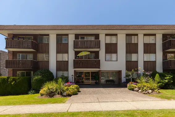 116 1345 Chesterfield Avenue, North Vancouver For Sale - image 2