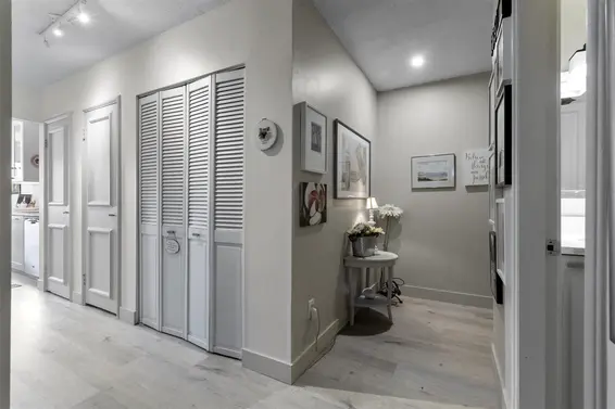 10 140 East 20th Street, North Vancouver For Sale - image 3