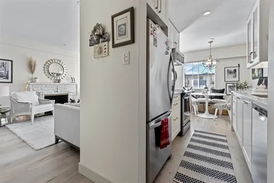 10 140 East 20th Street, North Vancouver For Sale - image 4