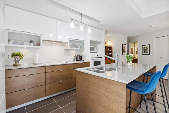 171 West 2nd Street, North Vancouver For Sale - image 8