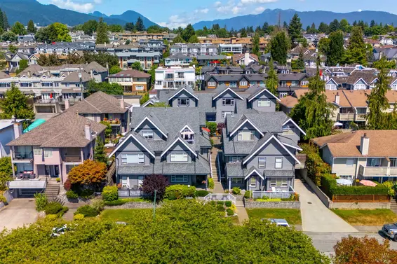4 260 East 4th Street, North Vancouver