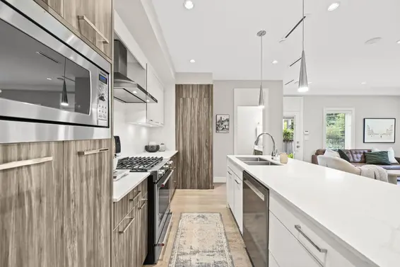 2 233 West 5th Street, North Vancouver For Sale - image 11