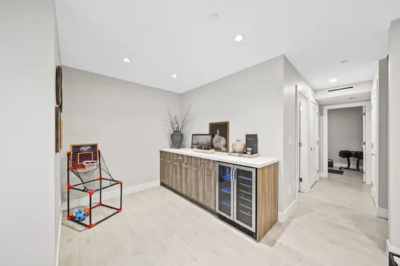2 233 West 5th Street, North Vancouver For Sale - image 20