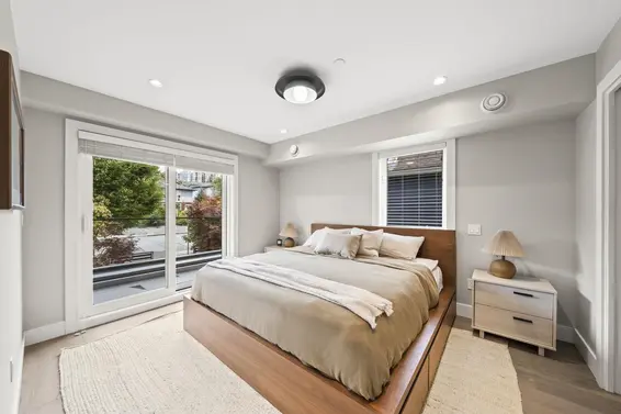 2 233 West 5th Street, North Vancouver For Sale - image 4