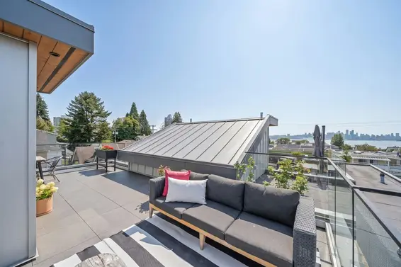 2 233 West 5th Street, North Vancouver For Sale - image 5