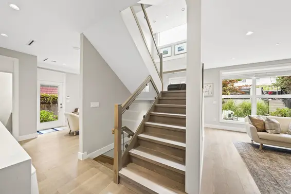 2 233 West 5th Street, North Vancouver For Sale - image 6
