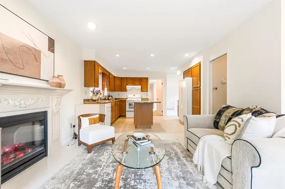 865 Ruckle Court, North Vancouver For Sale - image 2
