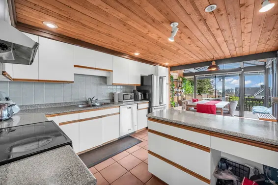 2160 Lawson Avenue, West Vancouver For Sale - image 15