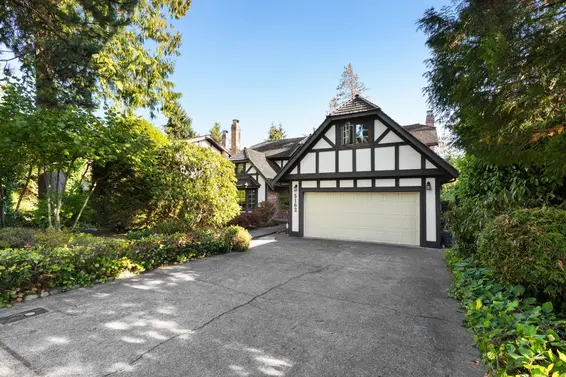 5162 Alderfeild Place, West Vancouver For Sale - image 2