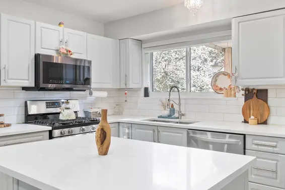 2333 Kirkstone Road, North Vancouver For Sale - image 17