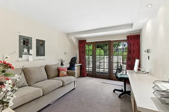 2240 Gordon Avenue, West Vancouver For Sale - image 18