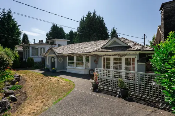 2240 Gordon Avenue, West Vancouver For Sale - image 3