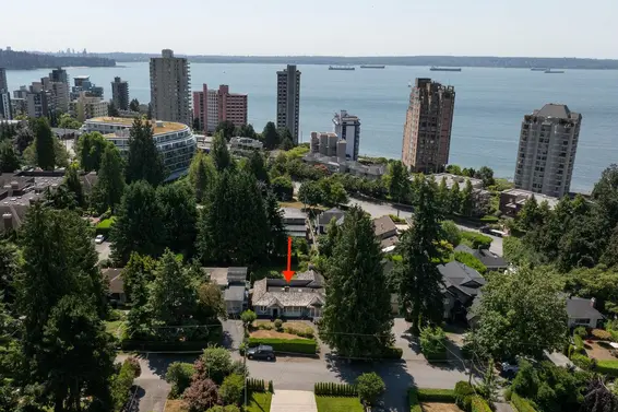 2240 Gordon Avenue, West Vancouver For Sale - image 34