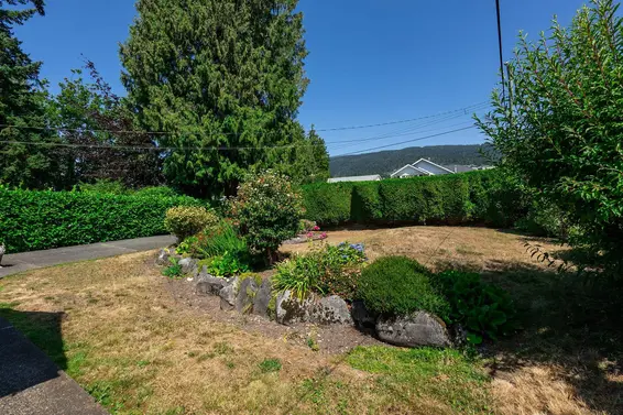 2240 Gordon Avenue, West Vancouver For Sale - image 5